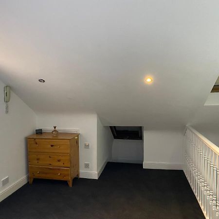 Studio Flat Hatch End Zewnętrze zdjęcie