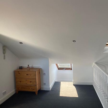 Studio Flat Hatch End Zewnętrze zdjęcie