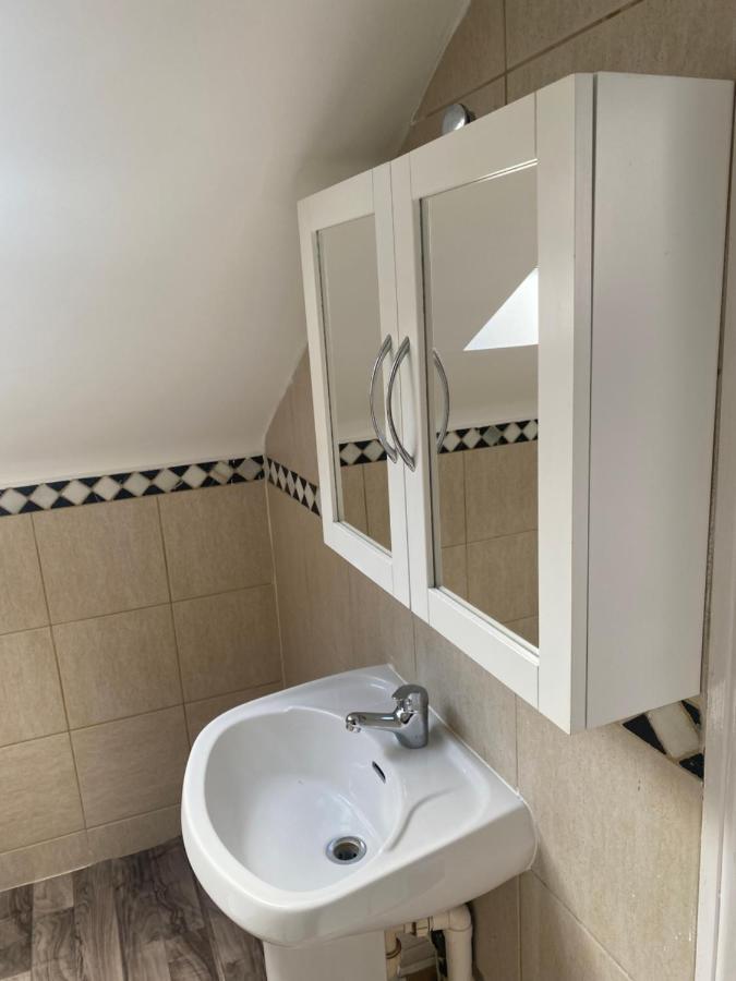 Studio Flat Hatch End Zewnętrze zdjęcie